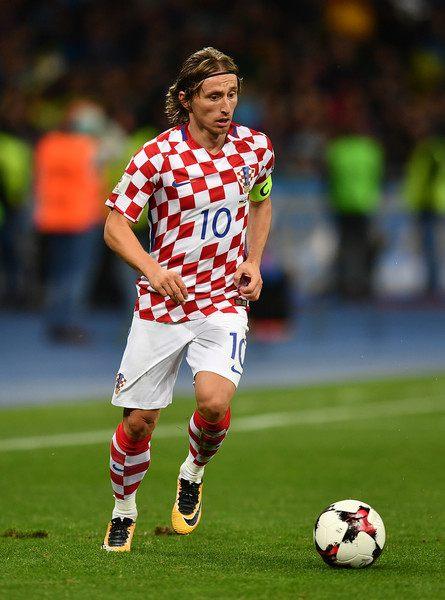 扑克中策略如何动态变化（扑克策略的动态演变）